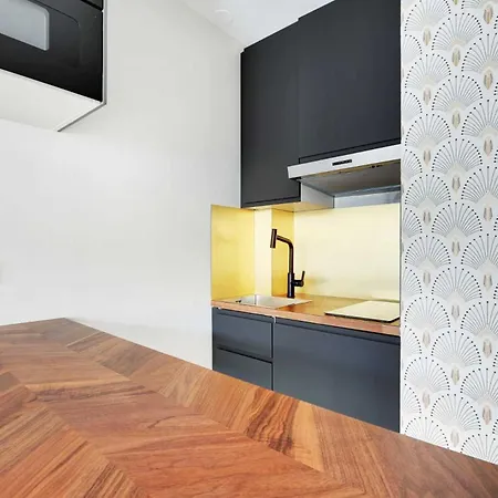 Renovated With Terrace, Rue De La Pompe 16e - Mobility Lease *